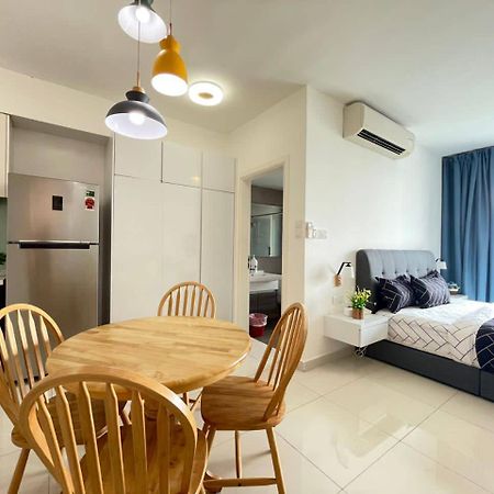 Teega Suites Seaview By Vdo Homestay 努沙再也 外观 照片