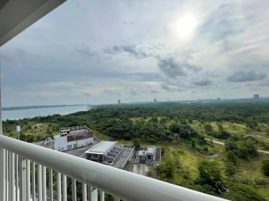 Teega Suites Seaview By Vdo Homestay 努沙再也 外观 照片