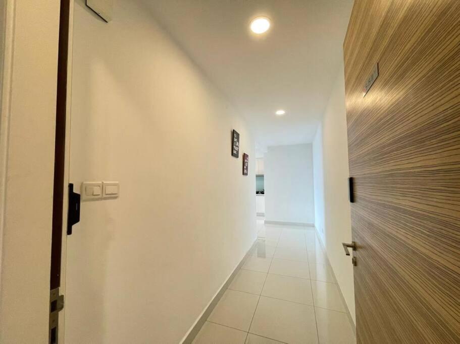 Teega Suites Seaview By Vdo Homestay 努沙再也 外观 照片