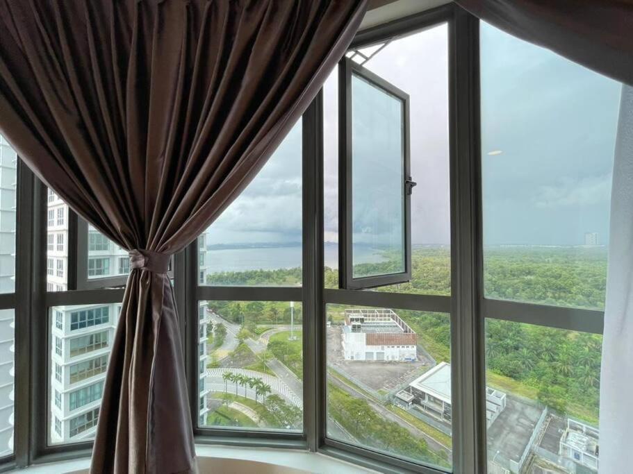 Teega Suites Seaview By Vdo Homestay 努沙再也 外观 照片
