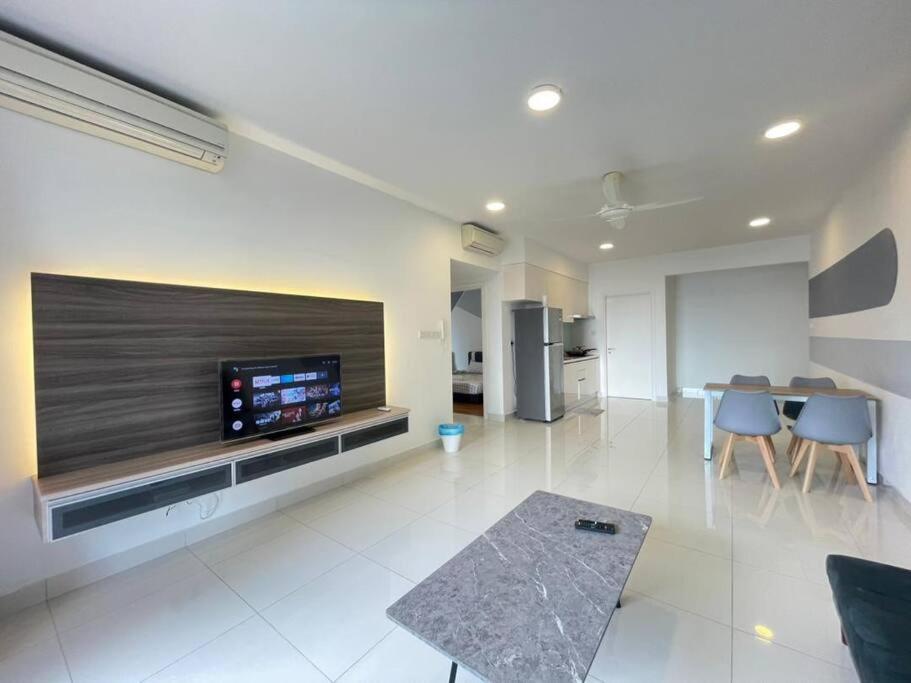 Teega Suites Seaview By Vdo Homestay 努沙再也 外观 照片