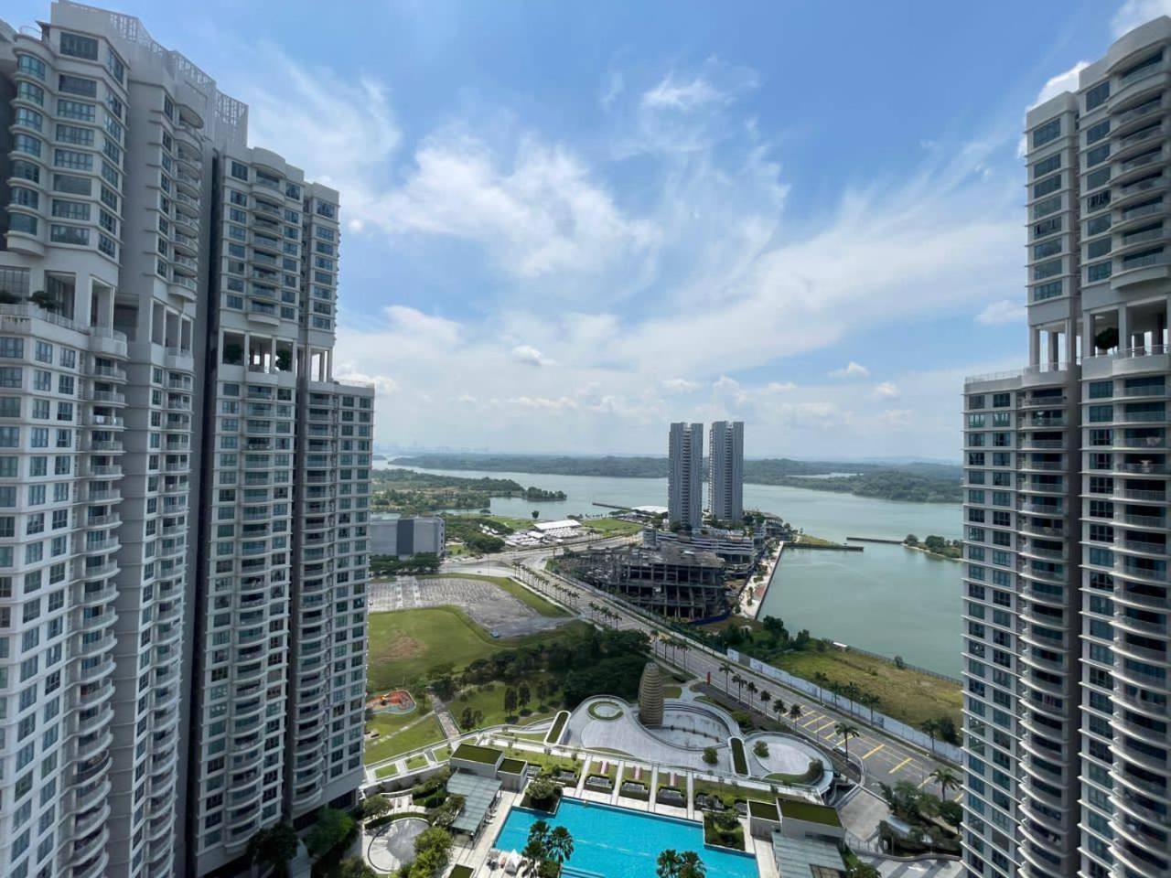 Teega Suites Seaview By Vdo Homestay 努沙再也 外观 照片